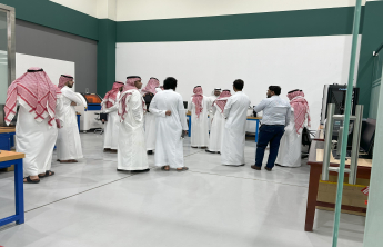 زيارة وفد من منسوبي تطوير الدفاع